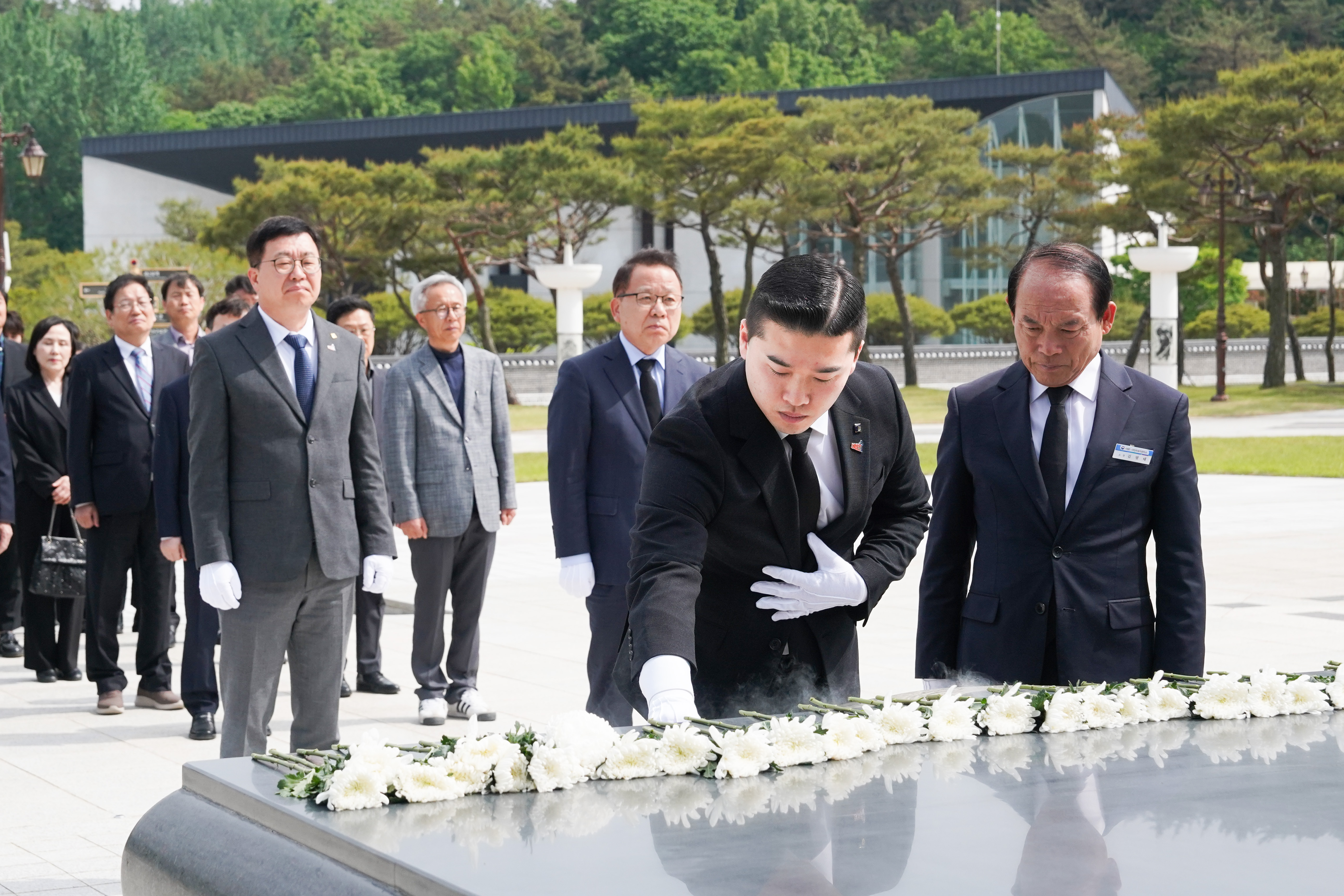 조선대, 5·18 광주민주화운동 제45주년 맞아 5·18민주묘역 참배 대표이미지